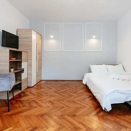 The Muse Old Town - Kronstadt Central Suites *